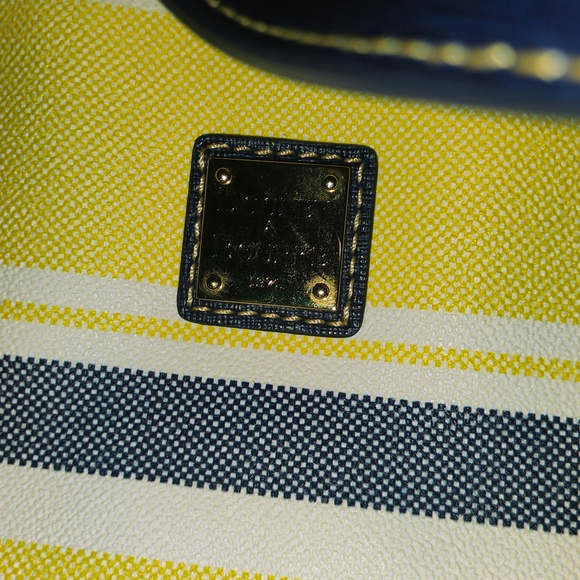 Dooney & Bourke Striped XLG Tote Bag With COA - Picture 7 of 10